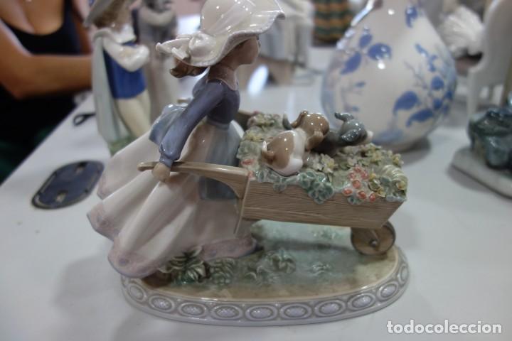 Antig&uuml;edades: Paseando a mis perritos de LLADRO en perfecto estado - Foto 3