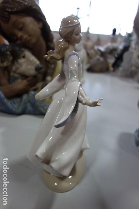 Antig&uuml;edades: Cenicienta DE LLADRO En perfecto estado - Foto 2