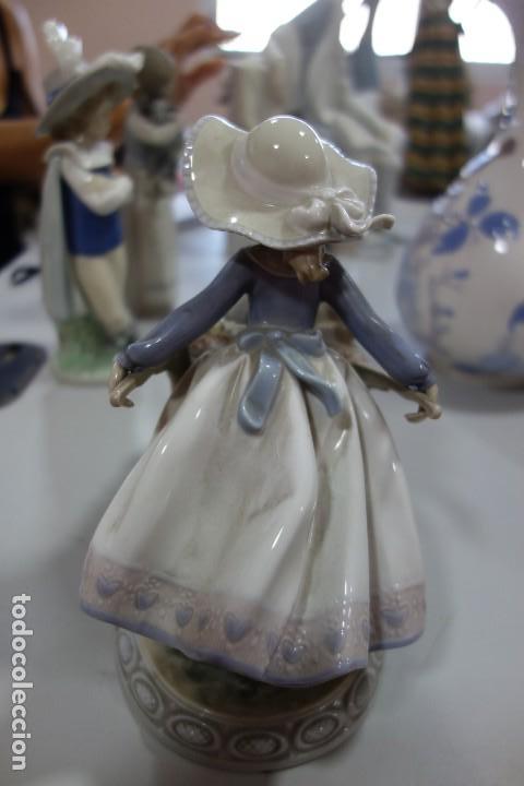 Antig&uuml;edades: Paseando a mis perritos de LLADRO en perfecto estado - Foto 4