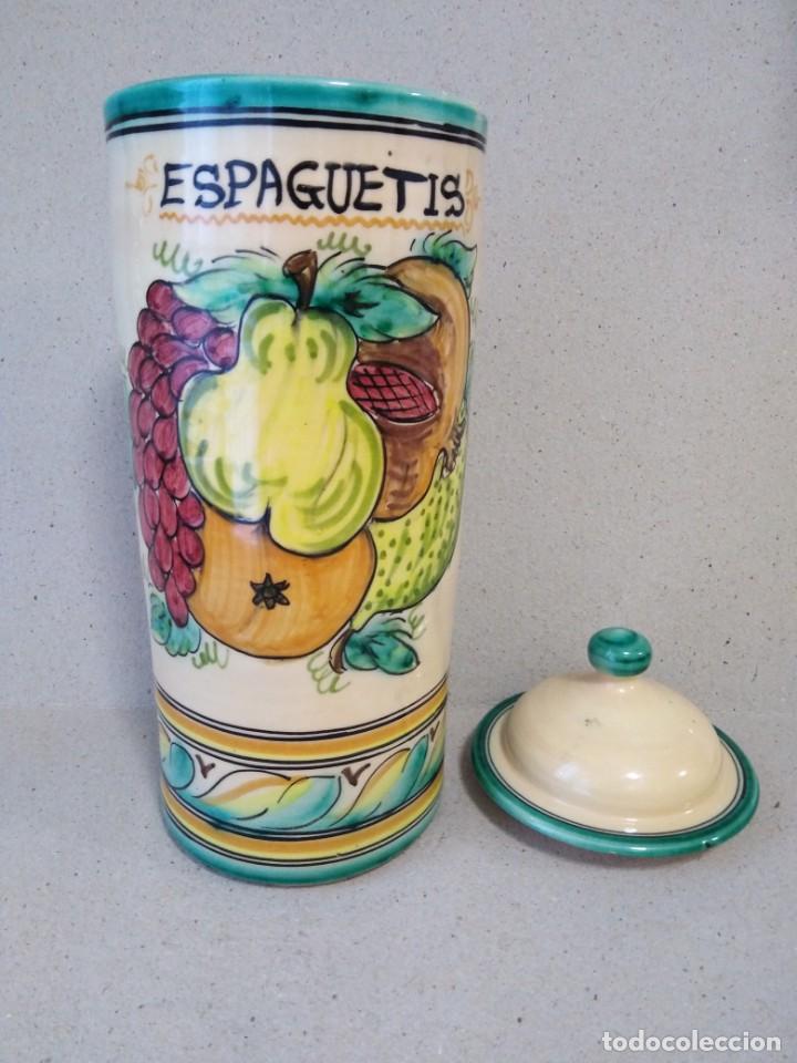 Antig&uuml;edades: Tarro spaguetis cer&aacute;mica( Manzano) Talavera 38x13ctms 1750gms