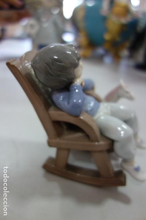 Antig&uuml;edades: Dormidito en la mecedora de LLADRO . - Foto 2