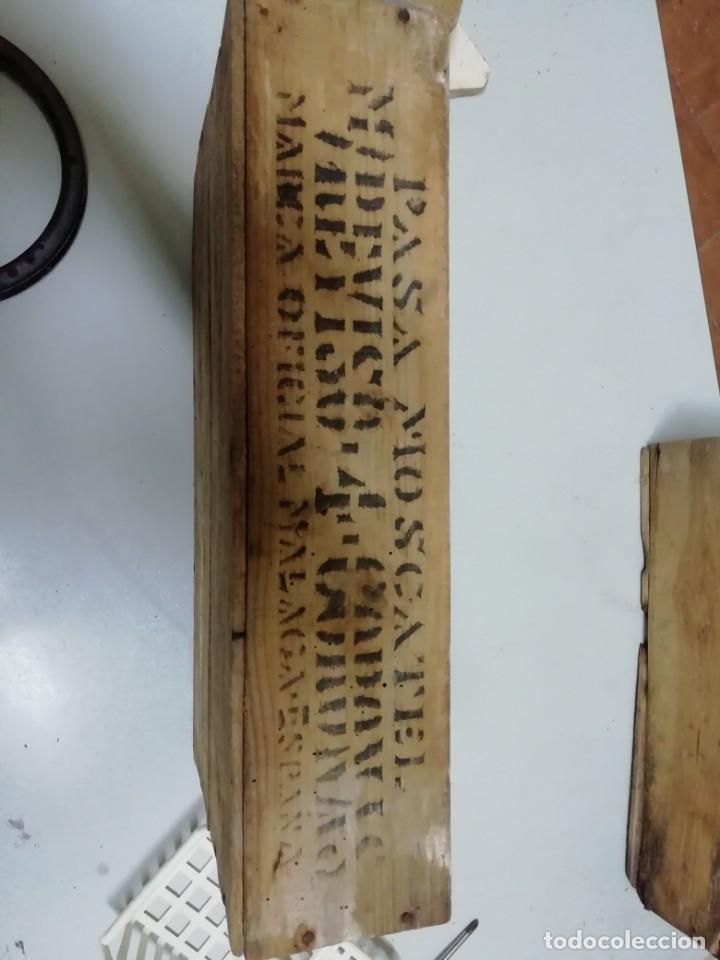 Antig&uuml;edades: Caja de madera para pasas moscatel - Foto 1