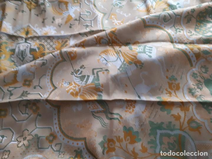 Antig&uuml;edades: Colcha antigua damasco asedada - Foto 1