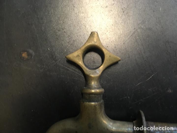 Antig&uuml;edades: grifo fuente - Foto 2