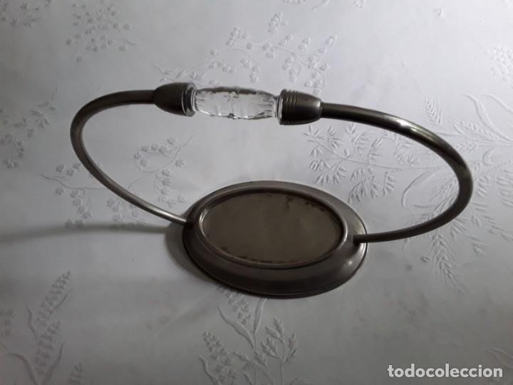 Antig&uuml;edades: Base para vinagreras o salseras art dec&oacute; de metal plateado y cristal