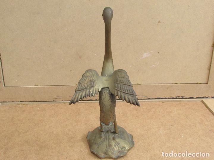 Antig&uuml;edades: FIGURA DE GARZA EN BRONCE - Foto 2