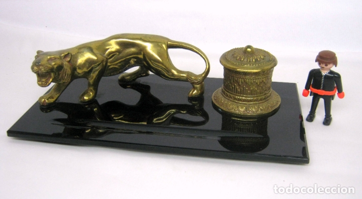 Antiquit&eacute;s: ANTIGUA ESCRIBANIA DECO CON PANTERA Y TINTERO EN BRONCE SOBRE CRISTAL AZABACHE