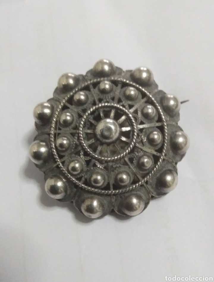 Antig&uuml;edades: Antiguo broche regional en plata - Foto 1