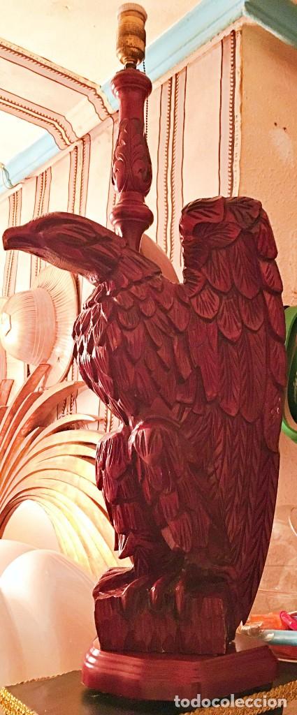 Antig&uuml;edades: TALLA DE MADERA AGUILA LAMPARA - Foto 4