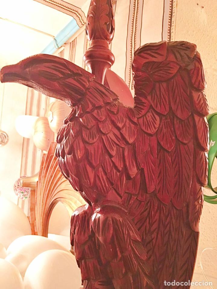 Antig&uuml;edades: TALLA DE MADERA AGUILA LAMPARA - Foto 5