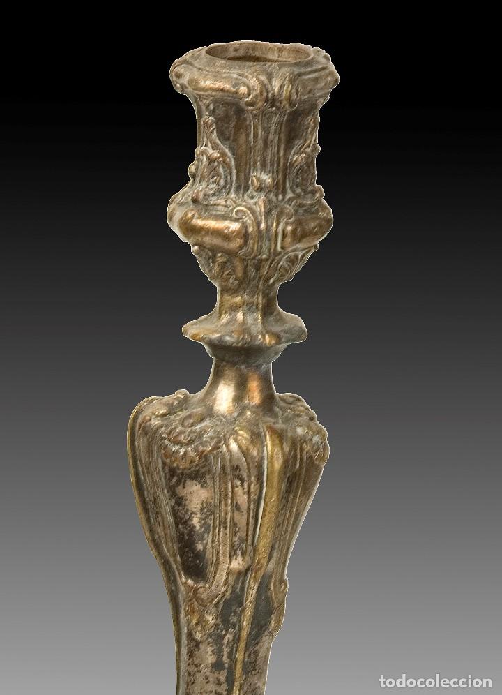 Antig&uuml;edades: Candelero. Bronce. Siglo XX. - Foto 2