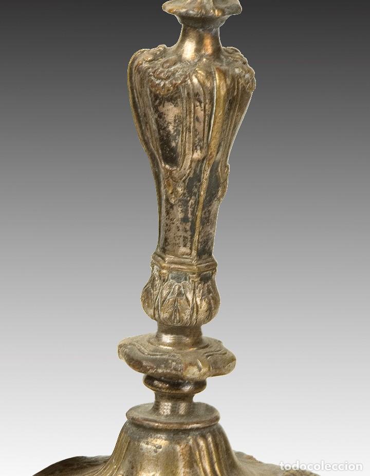 Antig&uuml;edades: Candelero. Bronce. Siglo XX. - Foto 4