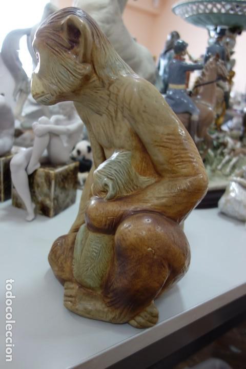 Antig&uuml;edades: Orangutan y su cr&iacute;a de LLADRO. - Foto 3