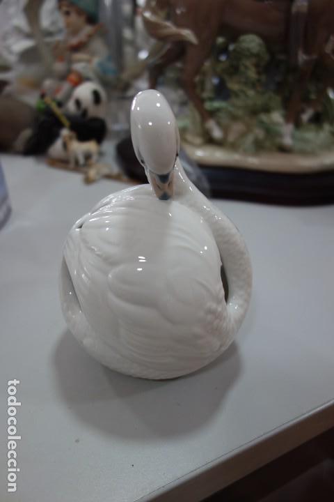 Antig&uuml;edades: Cisne cascabel de lladro , - Foto 2