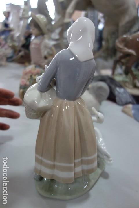 Antig&uuml;edades: Pastorcillo con patos de LLADR&Oacute; ,perfecta - Foto 3