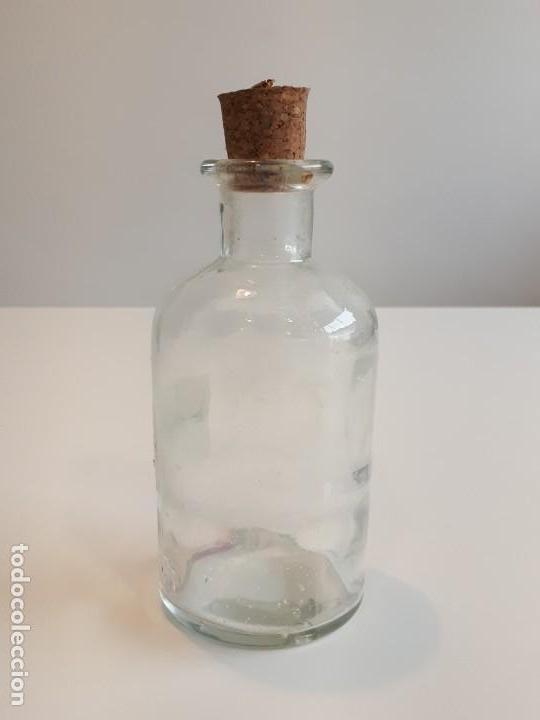 Antig&uuml;edades: Frasco de cristal con tapon de corcho - Foto 1