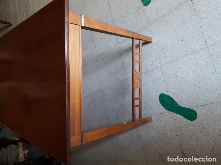 Antig&uuml;edades: Mesa auxiliar - Foto 3