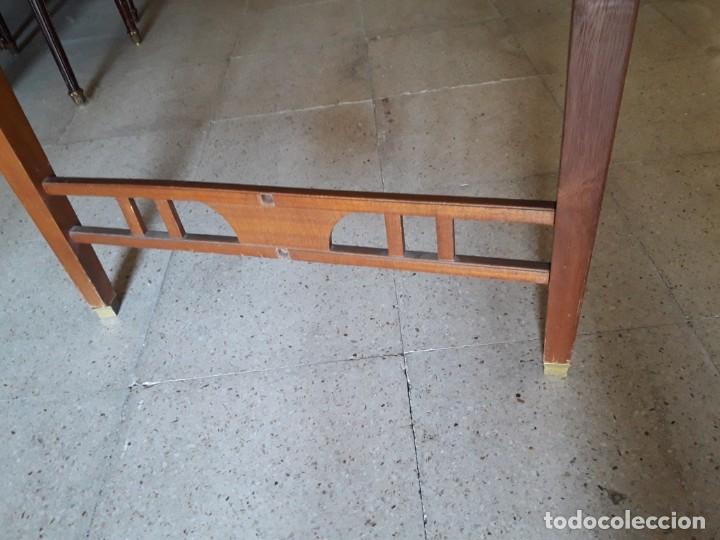 Antig&uuml;edades: Mesa auxiliar - Foto 4