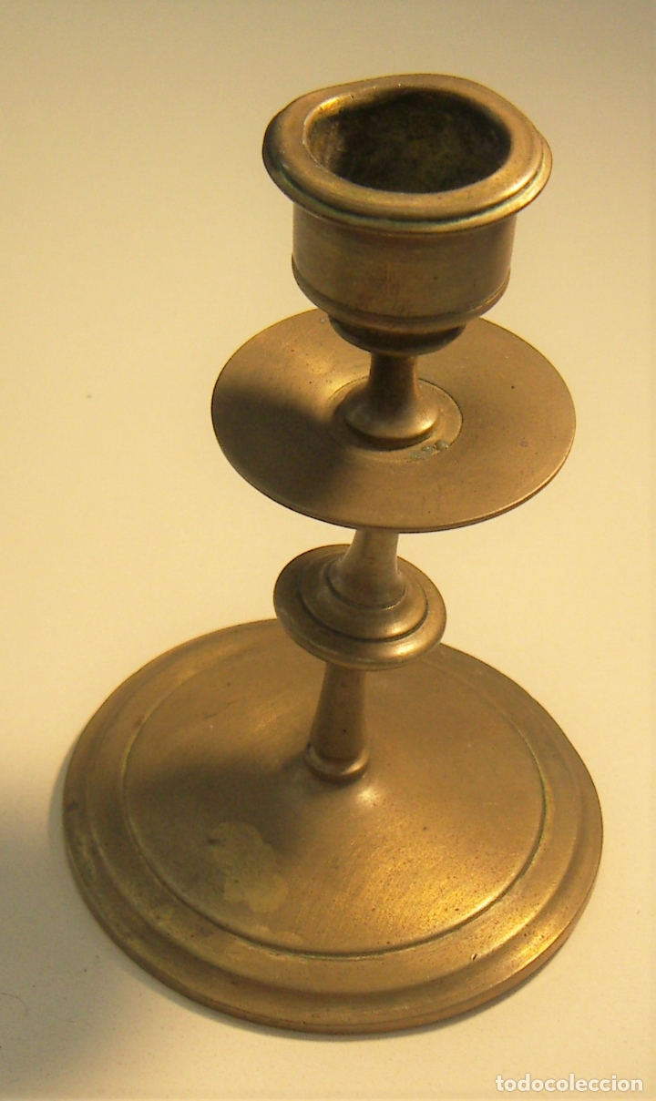 Antig&uuml;edades: antiguo candelabro portavelas - Foto 1