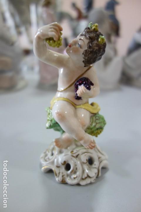 Antig&uuml;edades: Comiendo uvas, angel ,marca ilegible - Foto 1