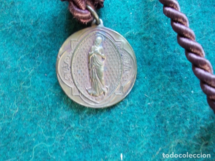 Antig&uuml;edades: MEDALLA ANTIGUA CON CORDON - Foto 2
