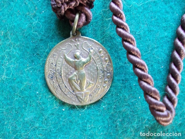 Antig&uuml;edades: MEDALLA ANTIGUA CON CORDON - Foto 1