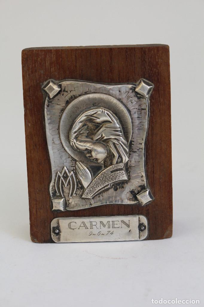 Antiquit&eacute;s: virgencita relieve en plata de ley