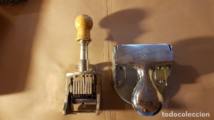 Antig&uuml;edades: Sello y perforador marca El Casco