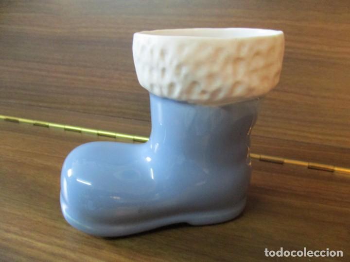 Antig&uuml;edades: Bota de porcelana - Foto 1