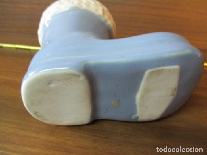 Antig&uuml;edades: Bota de porcelana - Foto 2