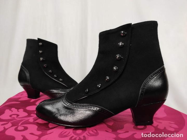 Antig&uuml;edades: Botines de cuero y tela - Foto 3