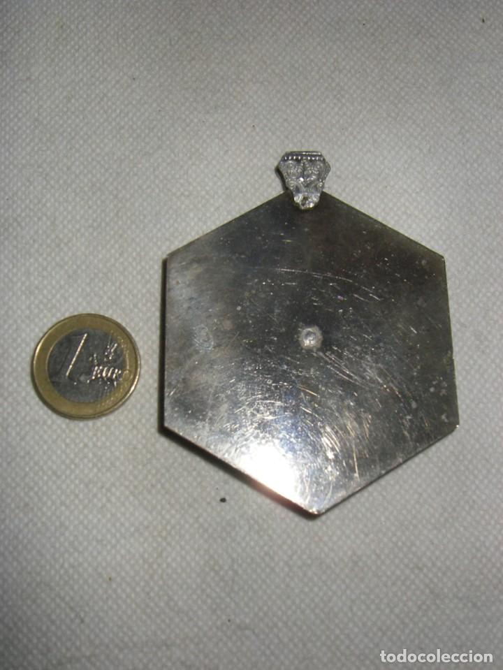Antig&uuml;edades: Medalla de cuna. - Foto 2