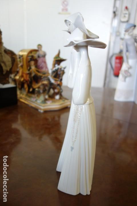 Antig&uuml;edades: Monjas blancas de LLADRO DE LOS A&Ntilde;OS 70 - Foto 2