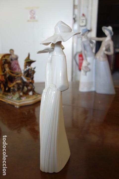 Antig&uuml;edades: Monjas blancas de LLADRO DE LOS A&Ntilde;OS 70 - Foto 4