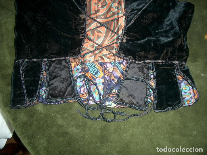 Antig&uuml;edades: chaleco, traje regional o disfraz - Foto 2
