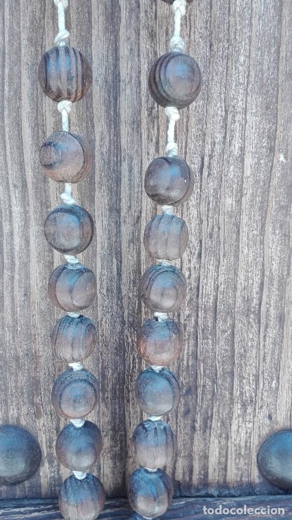 Antig&uuml;edades: Rosario de madera grande - Foto 3