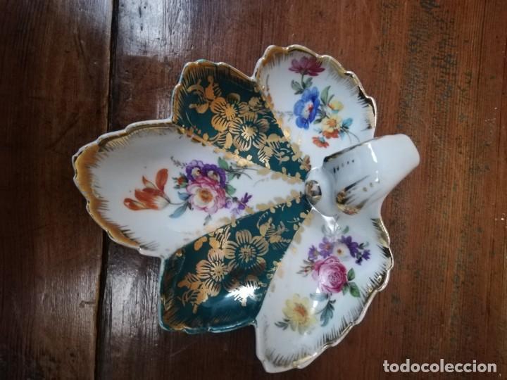 Antig&uuml;edades: Hoja de porcelana de manises - Foto 2