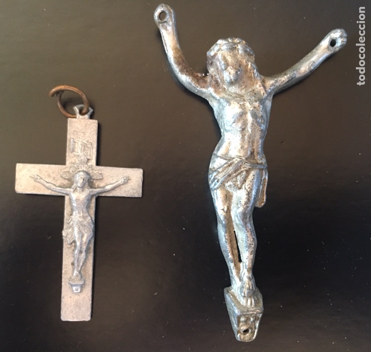 Antig&uuml;edades: DOS CRUCIFIJOS ANTIGUOS - Foto 1
