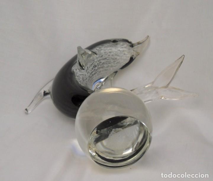 Antig&uuml;edades: delf&iacute;n con bola de cristal de murano - Foto 4