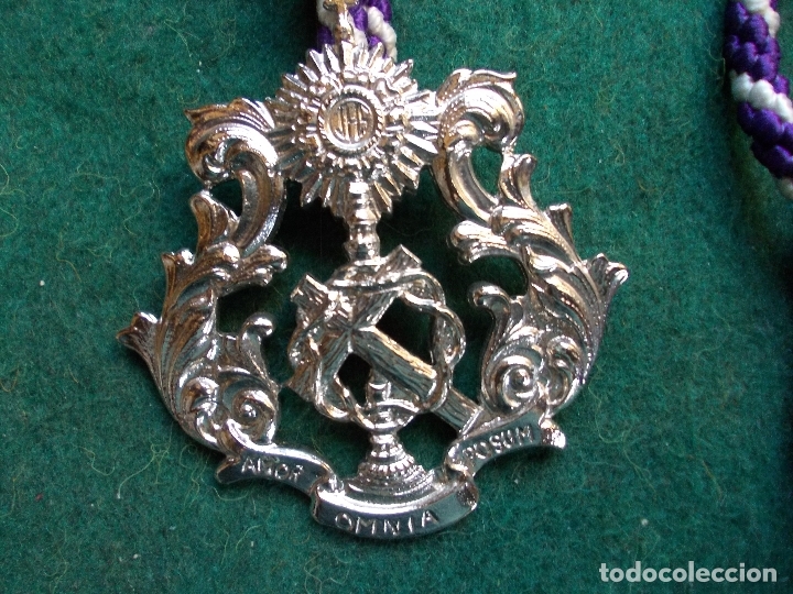Antig&uuml;edades: MEDALLA ANTIGUA CON CORDON  HERMANDAD DEL GRAN PODER DE SAN FERNANDO - Foto 1