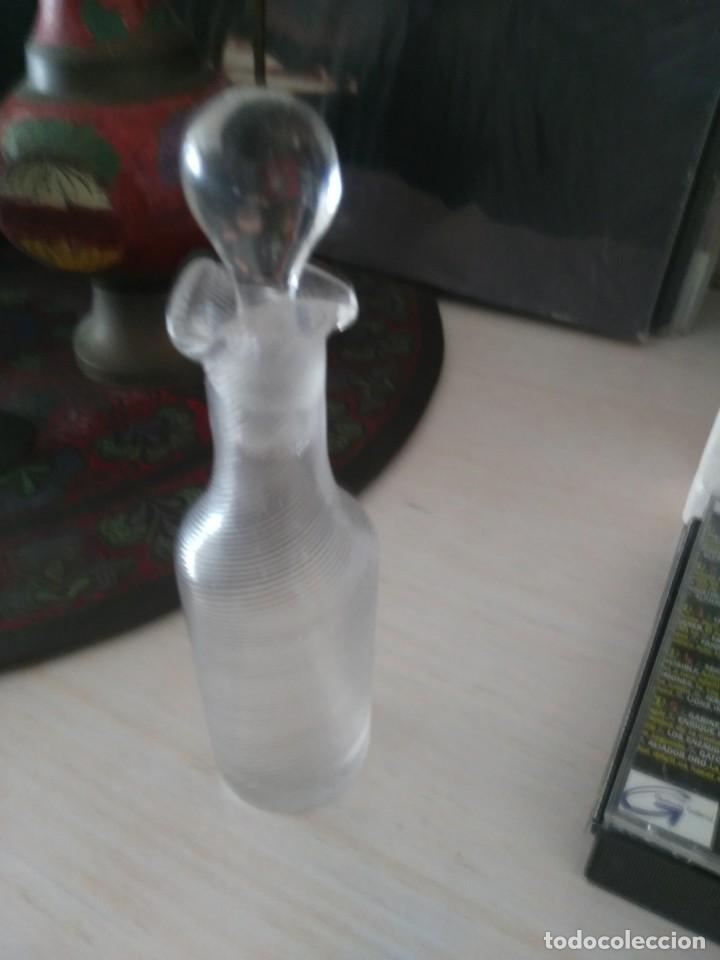 Antig&uuml;edades: Botella peque&ntilde;a - Foto 1