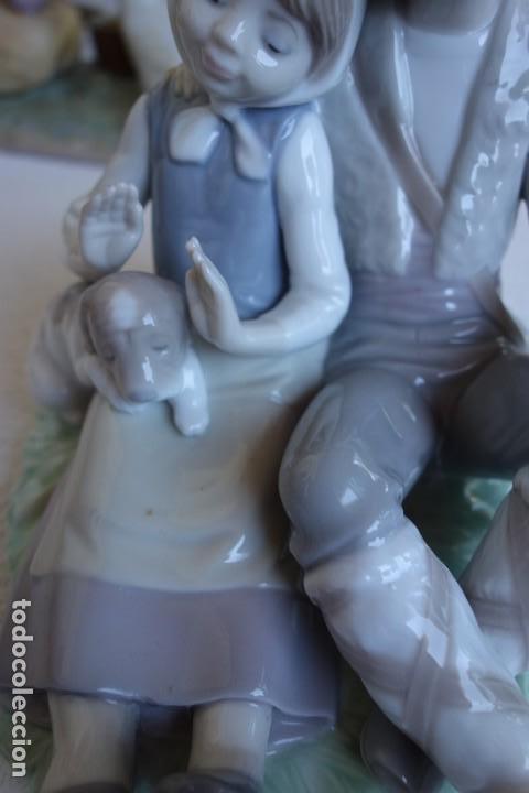 Antig&uuml;edades: Hermanos descansando figura de Lladro - Foto 2