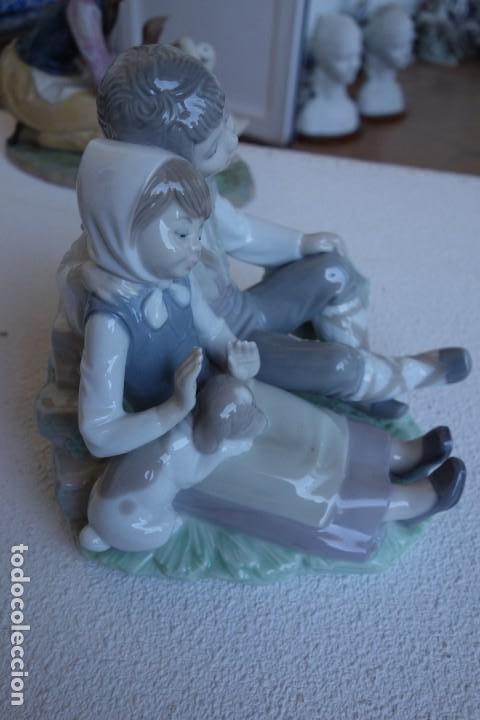 Antig&uuml;edades: Hermanos descansando figura de Lladro - Foto 3