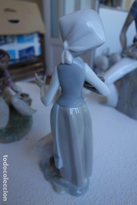 Antig&uuml;edades: Alimento a mi pato de Lladro. - Foto 3