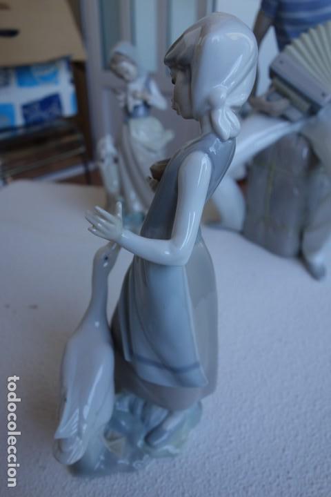 Antig&uuml;edades: Alimento a mi pato de Lladro. - Foto 4