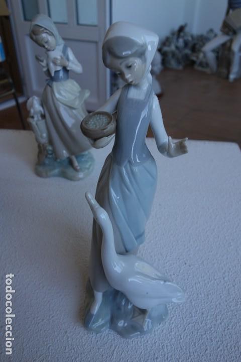 Antig&uuml;edades: Alimento a mi pato de Lladro. - Foto 1