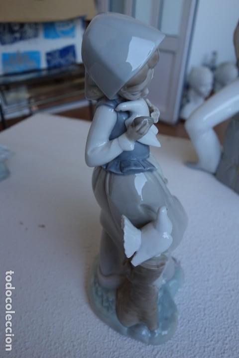 Antig&uuml;edades: Ni&ntilde;a con palomas de Lladro. - Foto 2