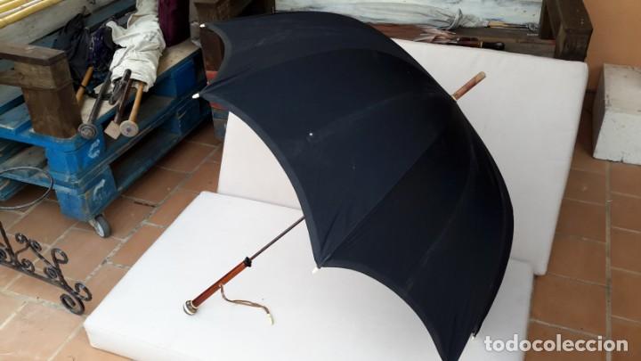 Antig&uuml;edades: Paraguas negro antiguo - Foto 3