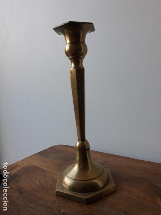 Antig&uuml;edades: candelabro portavelas antiguo - Foto 2