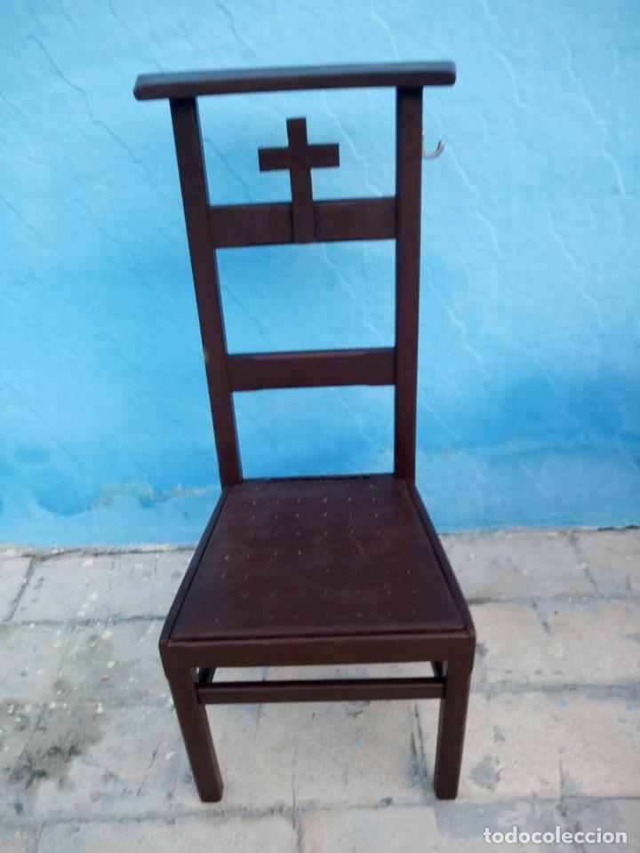 Antig&uuml;edades: Antiguo reclinatorio . - Foto 6
